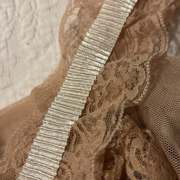 Layered sheer skirt with lacy suspenders and elastic waist - Picture 3 of 4